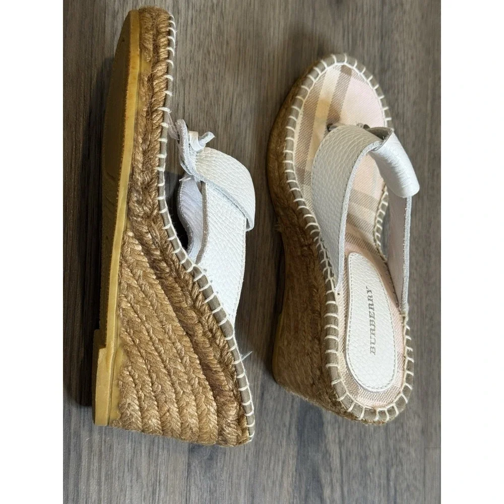 Burberry Wedge Sandals EU 35 White Nova Check Espadrille Thong Slides